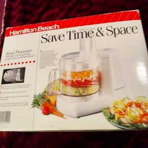 Hamilton food processors with blades and its lightweight white